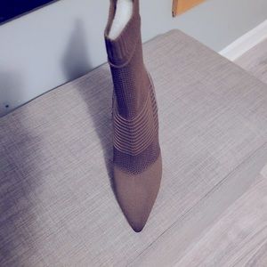 Closed toe ankle boots by Steve Madden
